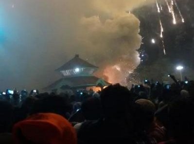 Cháy lớn tại ngôi đền Ấn Độ, 97 người chết