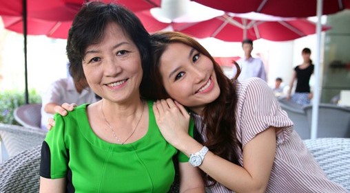 Sao Việt chia sẻ cảm xúc nhân dịp ngày của mẹ
