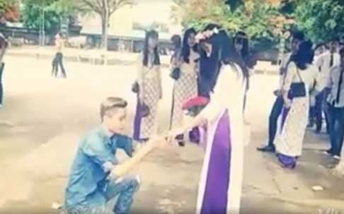9X Hải Dương cầu hôn bạn gái trong lễ tốt nghiệp THPT