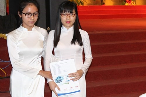Cô gái khiếm thị trở thành gương mặt trẻ Việt Nam tiêu biểu