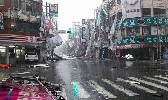 Siêu bão Nepartak quét qua đảo Đài Loan