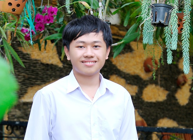 Nam sinh 15 tuổi tự làm trình duyệt web và trợ lý ảo ở VN
