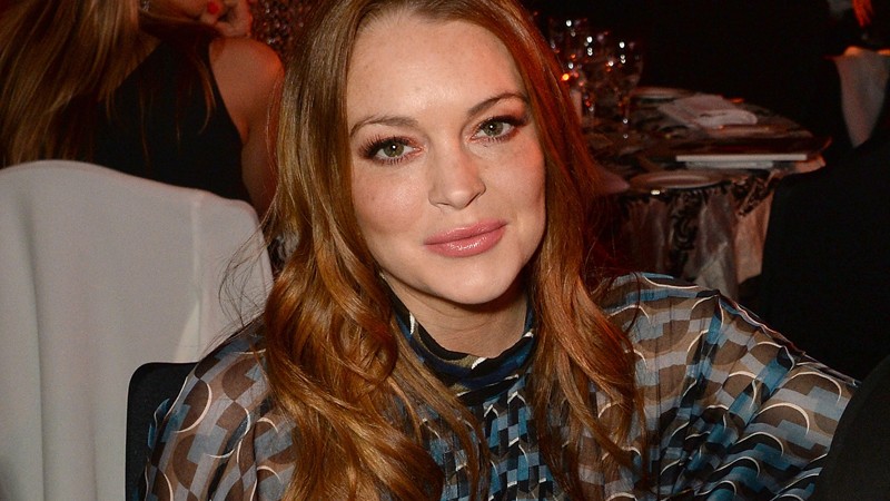 Hậu chia tay bạn trai, Lindsay Lohan thừa nhận có thai