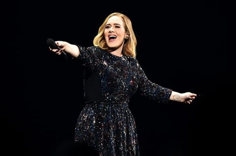 Adele từ chối biểu diễn Super Bowl: "Tôi không phải Beyoncé"
