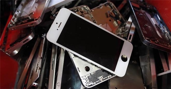 Apple hốt cả tấn vàng nhờ "rác" iPhone, Macbook đã qua sử dụng