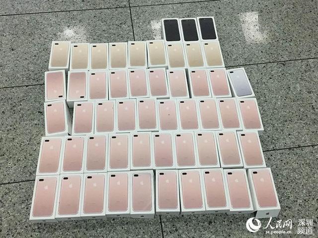 Hàng trăm chiếc iPhone 7/7 Plus lậu bị bắt tại Trung Quốc
