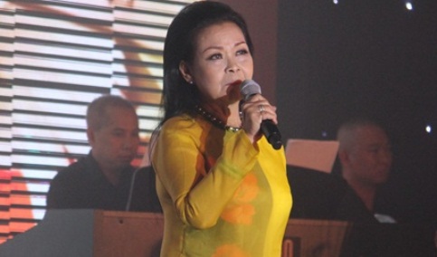 Khánh Ly xúc động hát ở Sài Gòn sau 41 năm xa cách