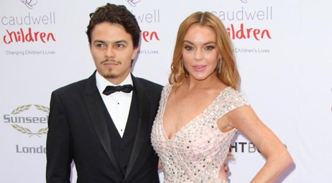 Hôn phu cũ phủ nhận Lindsay Lohan phải trả tình phí