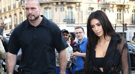 Kim Kardashian chi 100.000 USD để thuê 30 vệ sĩ