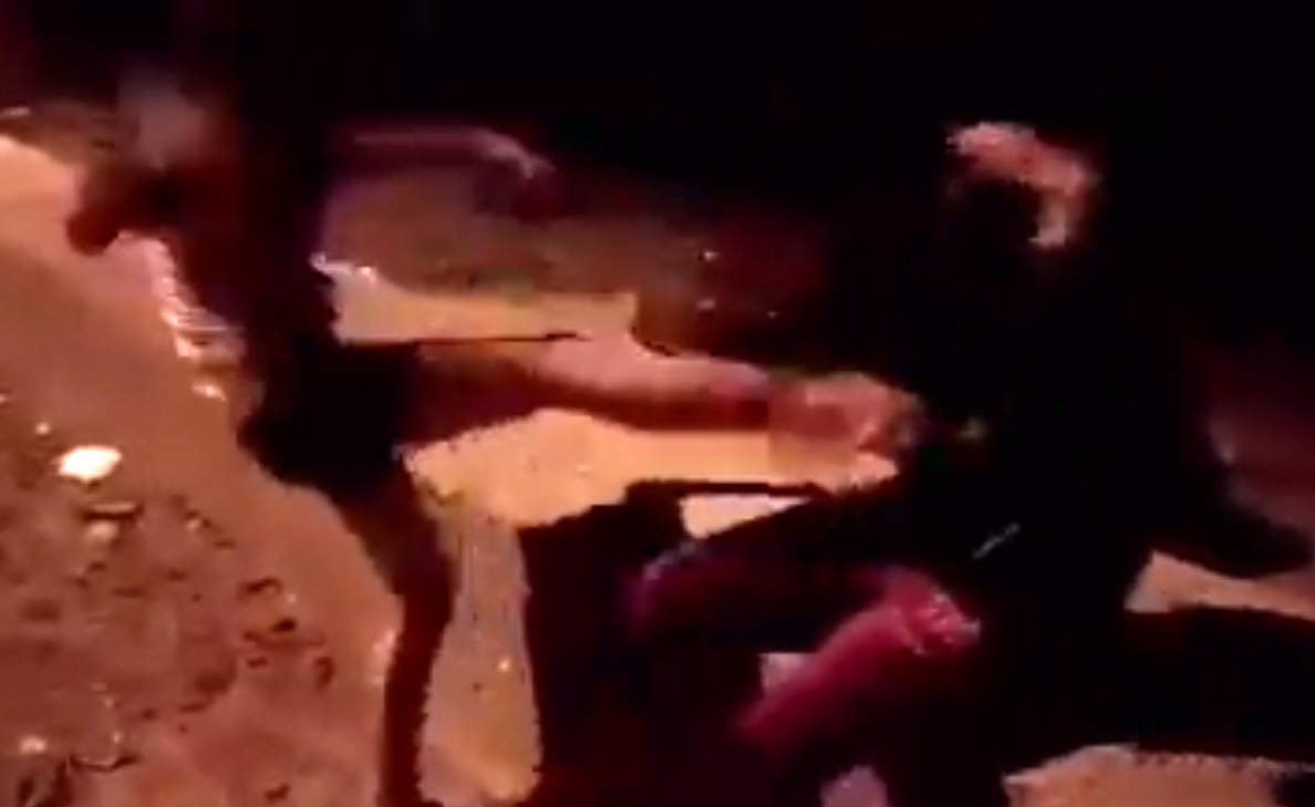 Nữ sinh bị quay clip đánh hội đồng vì dám nẹt pô xe