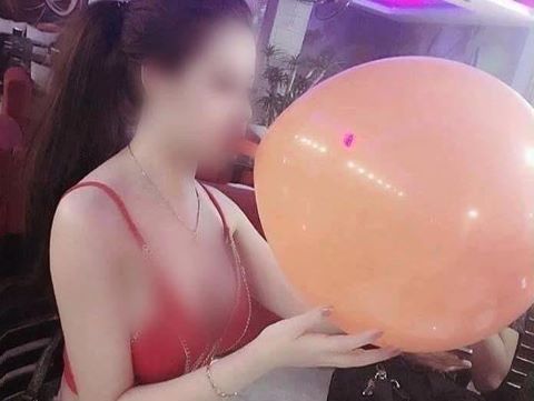 Hot girl Hà Nội nhập viện vì hút bóng cười