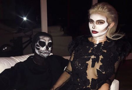 Kendall, Kylie Jenner hoá thân ma nữ gợi cảm đêm Halloween