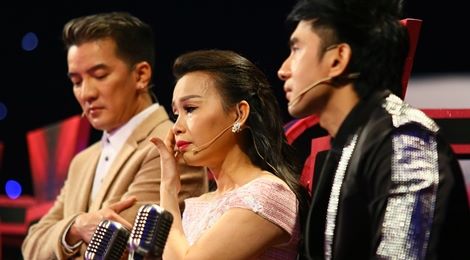 Cẩm Ly khóc nức nở trên ghế nóng vì nhớ Minh Thuận