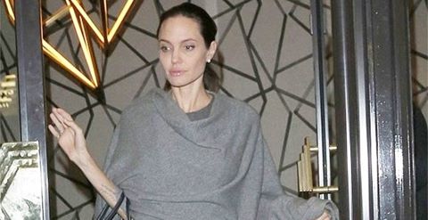 Angelina Jolie gầy gò, chỉ còn 35 kg sau ly hôn Brad Pitt