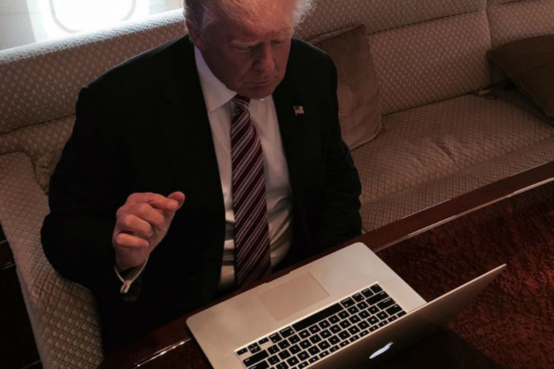 Ông Donald Trump chưa từng sử dụng máy tính?