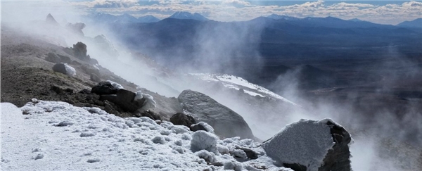 Phát hiện khối nước lớn 1000 độ C dưới núi lửa ở Bolivia