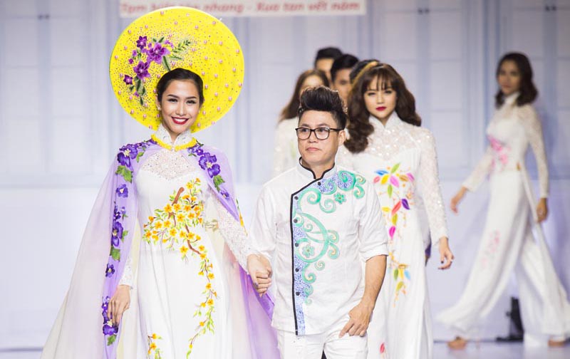 Cô dâu rạng ngời với BST Áo dài cưới "Hoa Xuân" của NTK Tommy Nguyễn
