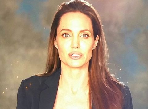 Angelina Jolie hốc hác xuất hiện sau ly hôn
