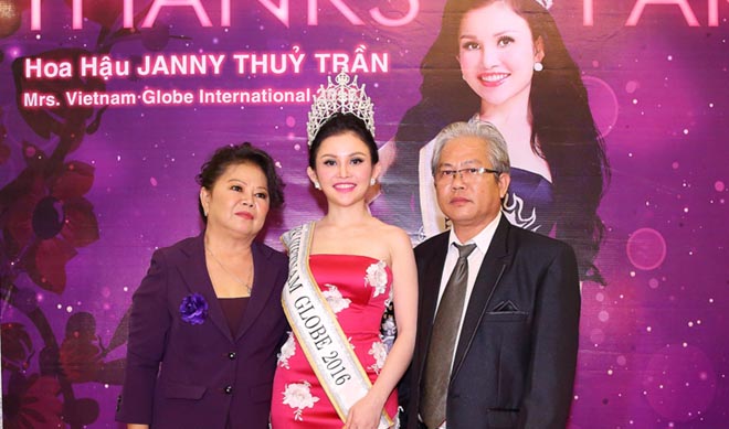 Hoa hậu Janny Thuỷ Trần tỏa sáng nhờ nụ cười và tấm lòng nhân ái