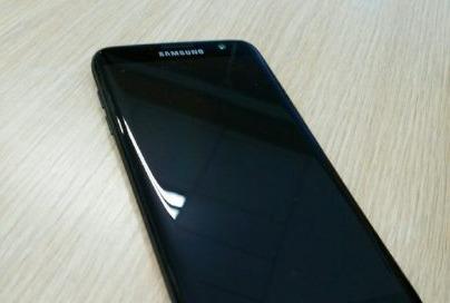 Rò rỉ hình ảnh Galaxy S7 màu đen bóng