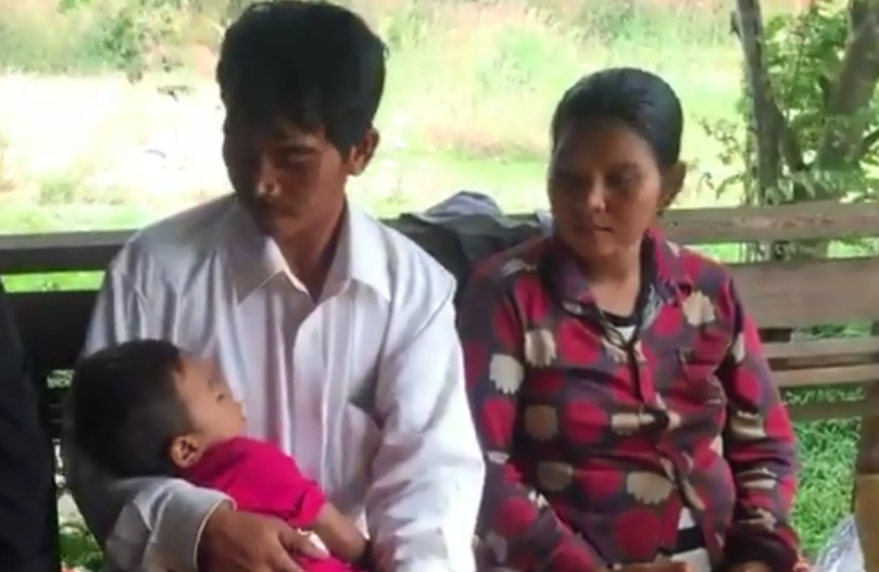 Nỗi đau của cha mẹ bé trai Campuchia bị hành hạ