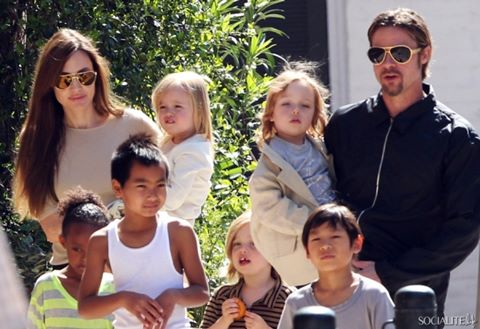Các con của Brad Pitt phải điều trị chấn thương tâm lý