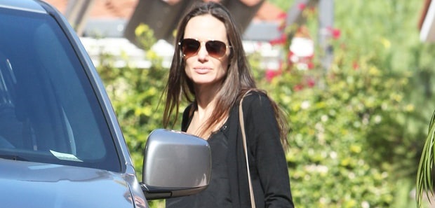 Angelina Jolie tiều tụy trong lần đầu xuất hiện sau ly hôn