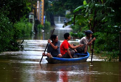 Thủy điện đồng loạt xả lũ, nhiều nơi ở Quảng Nam ngập sâu