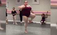 Cô gái nổi tiếng với điệu múa ballet bất chấp cân nặng