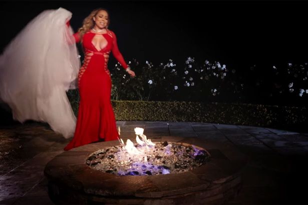 Mariah Carey đốt váy cưới vì bị hôn phu tỷ phú huỷ hôn