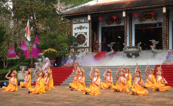 Khai hội đền Công chúa Huyền Trân ở cố đô Huế