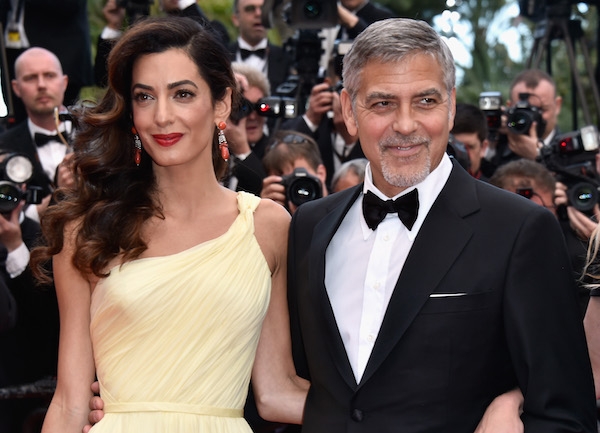 Vợ tài tử George Clooney mang bầu song thai ở tuổi 40