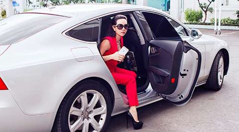 Hoa hậu Thu Hoài nộp phạt 1,6 triệu vì xe lấn chiếm vỉa hè
