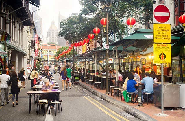 Chiến dịch giành lại vỉa hè: Bài học từ Singapore