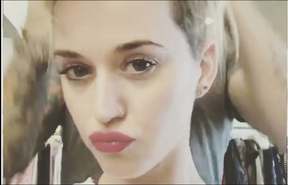 Sau khi chia tay, Katy Perry xuống tóc y hệt Miley Cyrus
