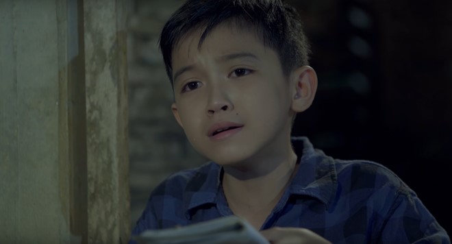 "Thần đồng cải lương" Quách Phú Thành ra MV đẫm nước mắt