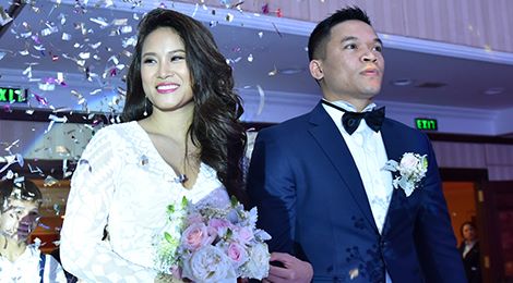 Hoa hậu biển Vân Anh rạng rỡ trong lễ cưới lần hai