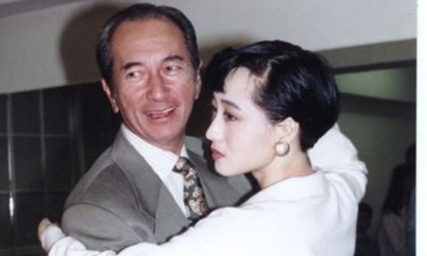 Vợ Lý Liên Kiệt bị cấm về Hong Kong vì từng là bồ nhí vua sòng bạc?