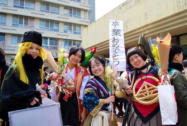 Trang phục tốt nghiệp độc đáo của sinh viên Nhật Bản