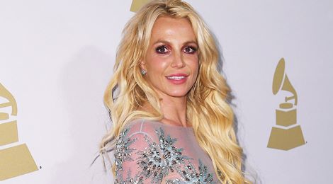 Chuyên gia mổ xẻ nghi vấn Britney Spears dao kéo
