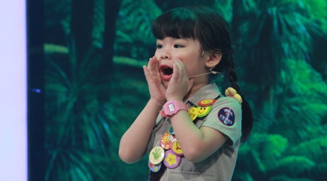 Trấn Thành khâm phục tài năng của cô bé 5 tuổi nói tiếng Anh như gió