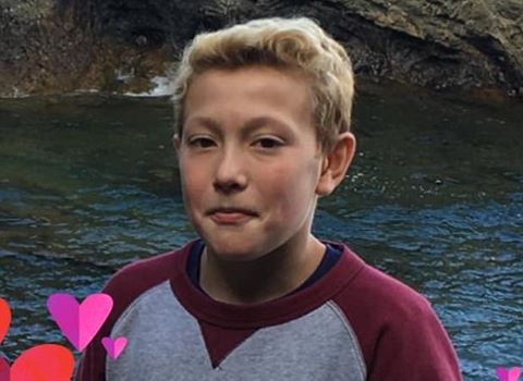 Cậu bé 11 tuổi tự tử vì tưởng bạn gái chết thật?