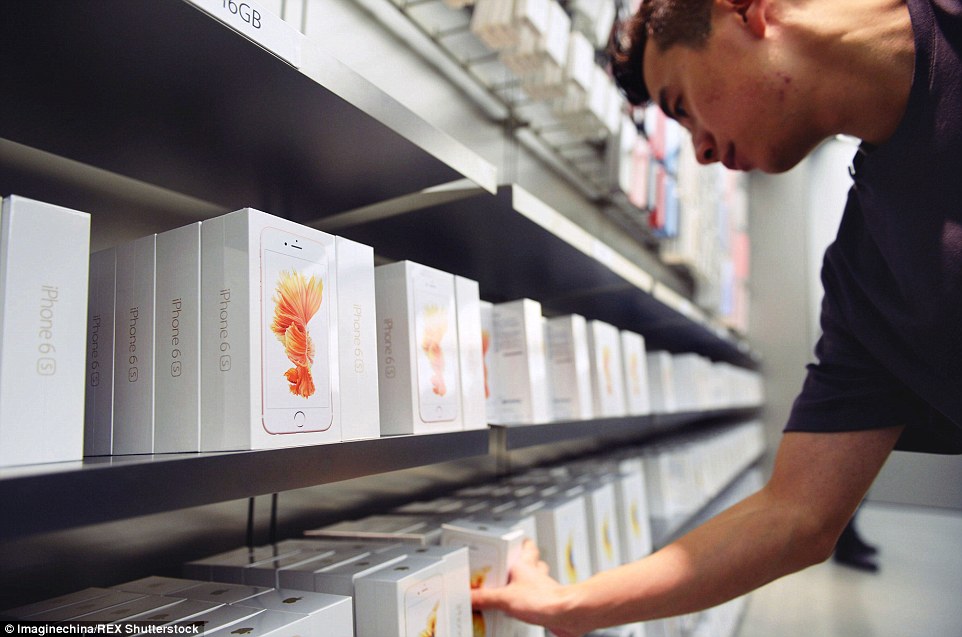 Apple cấm sử dụng logo "Quả táo" tại cửa hàng iPhone xách tay ở Việt Nam