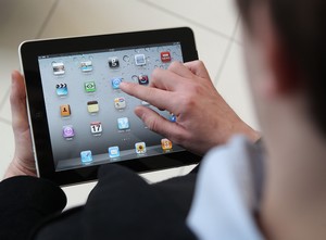 Đau lòng thiếu niên tự sát vì bị cha mẹ tịch thu iPad