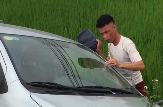 Hiệp Gà mất lái, đâm xe xuống ruộng ở Quảng Ninh
