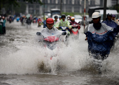 Chưa vào mùa mưa, Sài Gòn đã lo ứng cứu 40 điểm ngập nặng