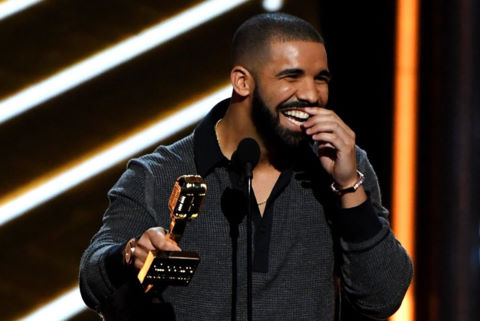 Drake thắng lớn với 13 giải tại Billboard Music Awards 2017