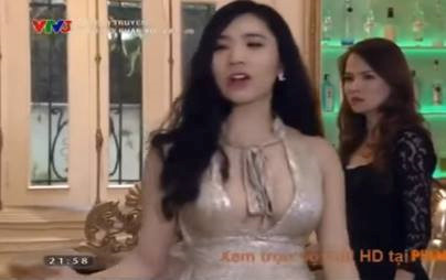 Bạn gái Quang Lê bị chú ý vì trang phục trong "Người phán xử"