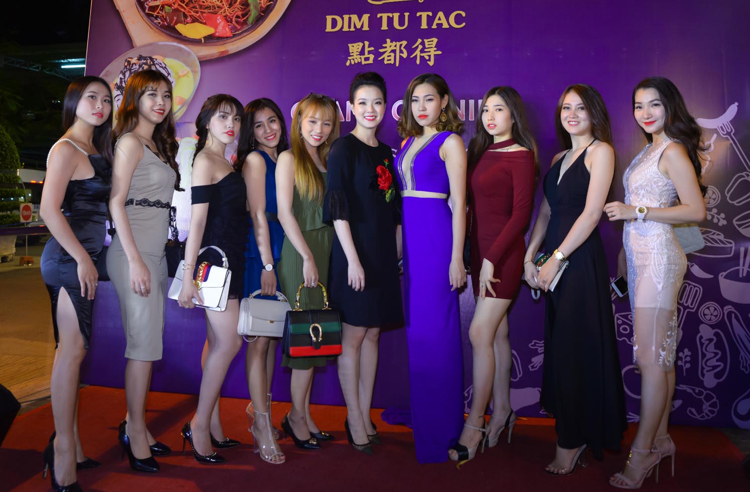 Nhiều sao Việt hội ngộ tại Lễ khai trương Dim Tu Tac Cha Chaan Teng