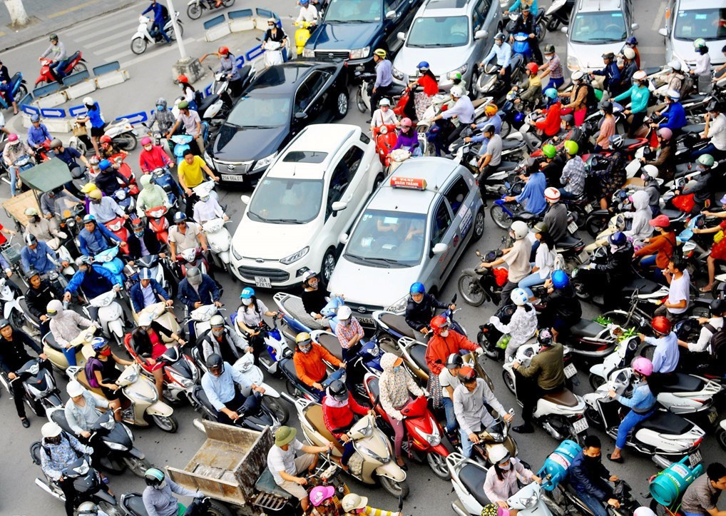 Tranh cãi về lộ trình cấm xe máy vào nội thành Hà Nội năm 2030